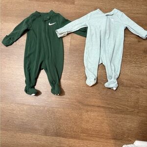 Nike Kids Footies - Forest Green and Light Gray